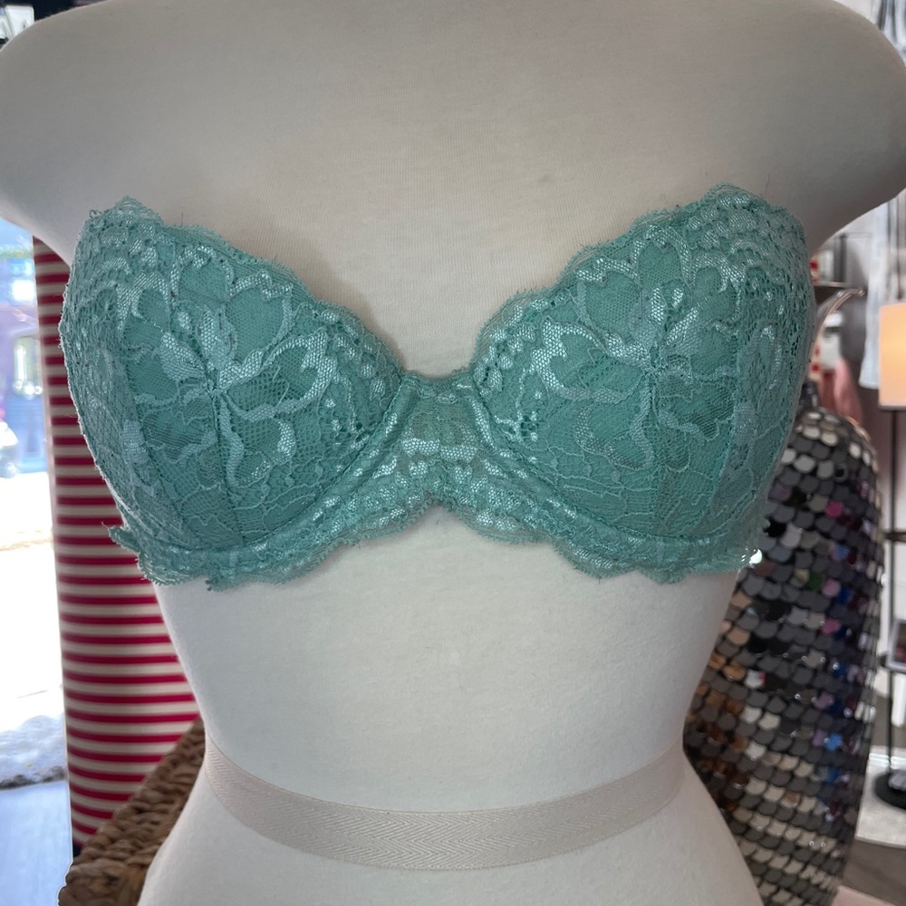 Victoria secret strapless bra